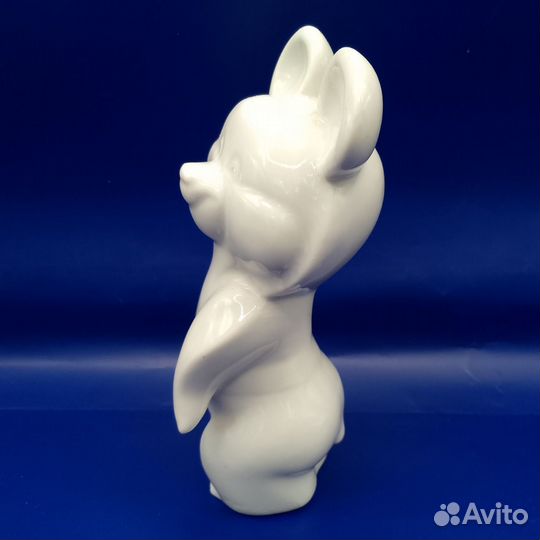 Фарфоровая статуэтка 
