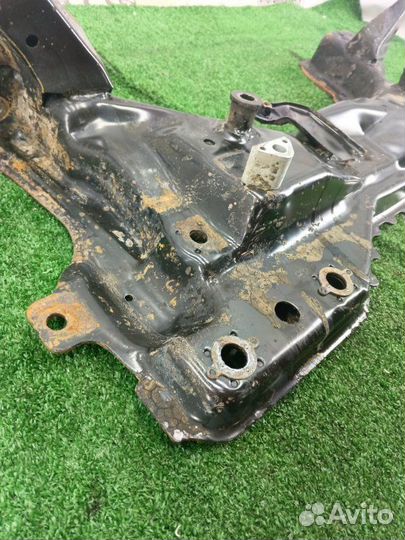 Подрамник передний Ford Focus DFW eydb 2004