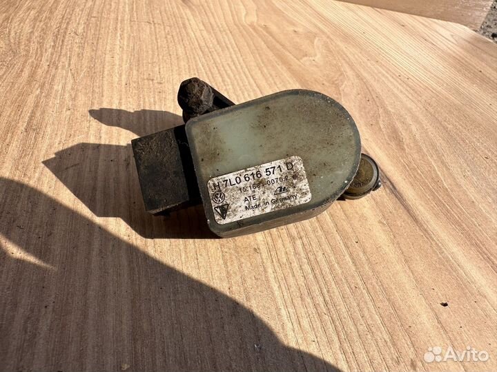 Датчик положения кузова cayenne 957