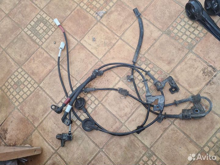 Датчик abs Киа Рио 3 пер левый