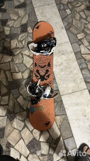 Сноуборд и ботинки