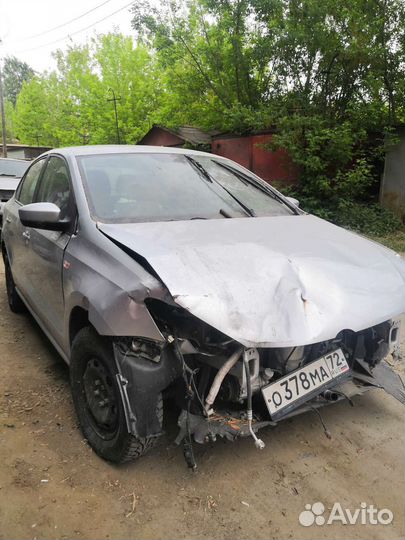 Volkswagen polo sed 2011