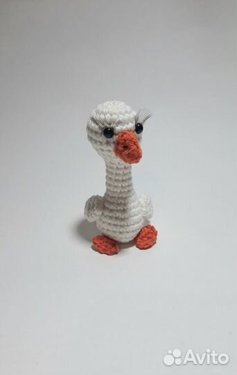 Игрушка вязанная Гусик