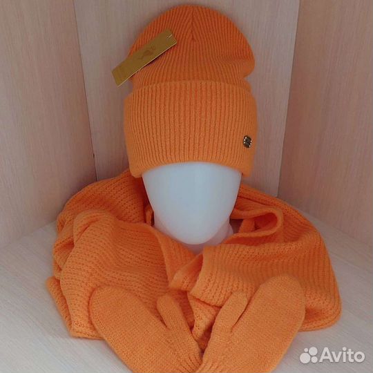 Комплект:шапка +снуд +варежки. Новый(демисезон)