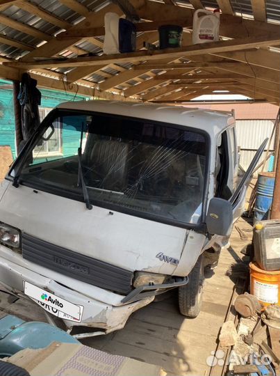 Mazda Bongo 2.0 МТ, 1995, битый, 250 000 км