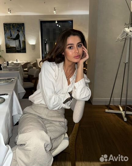 Менеджер, администратор, хостес