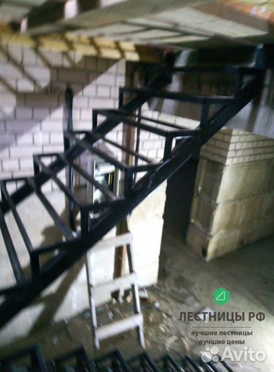 Лестница металлокаркас