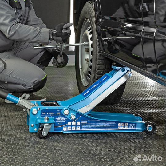 Домкрат гидравлический подкатной 3т Stels 51136