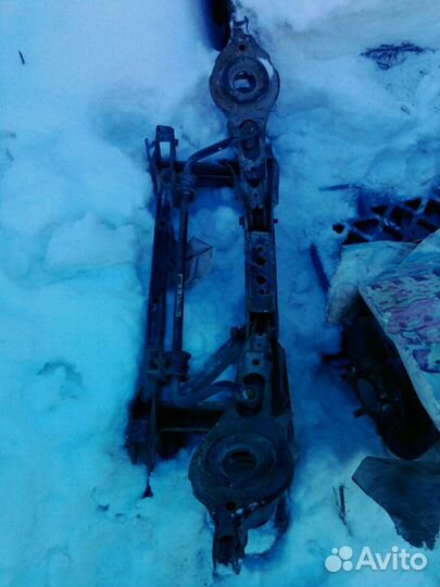 Задняя балка на Volvo S40