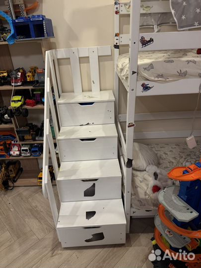 Детская кроватка двухярусная