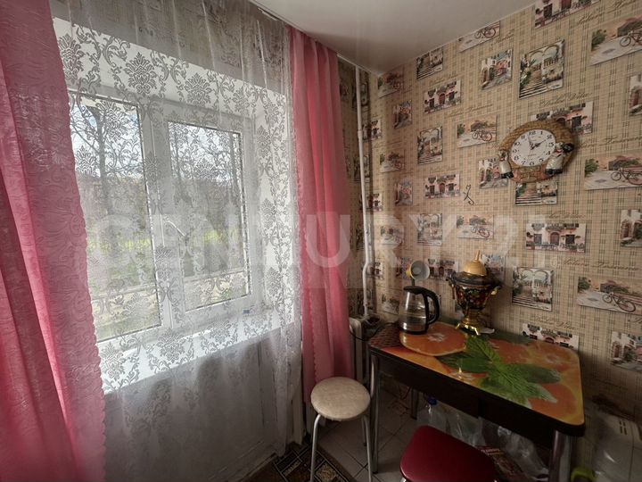 1-к. квартира, 30 м², 1/4 эт.