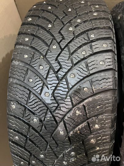 Pirelli Ice Zero 2 215/55 R17