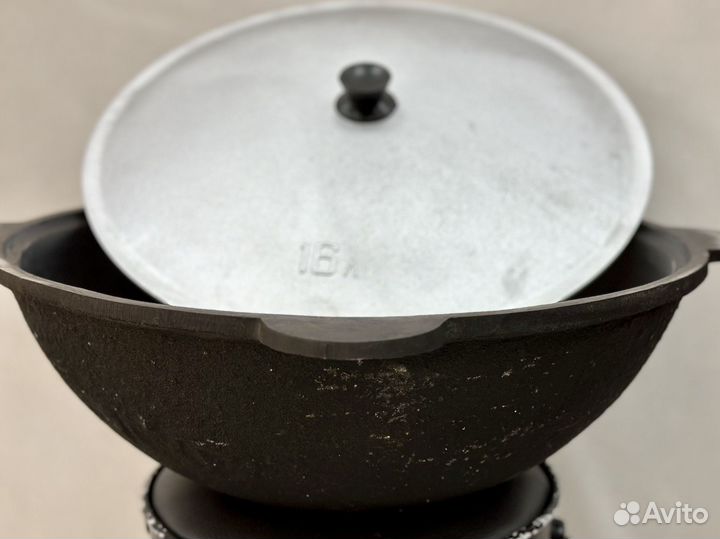 Казан чугунный с крышкой