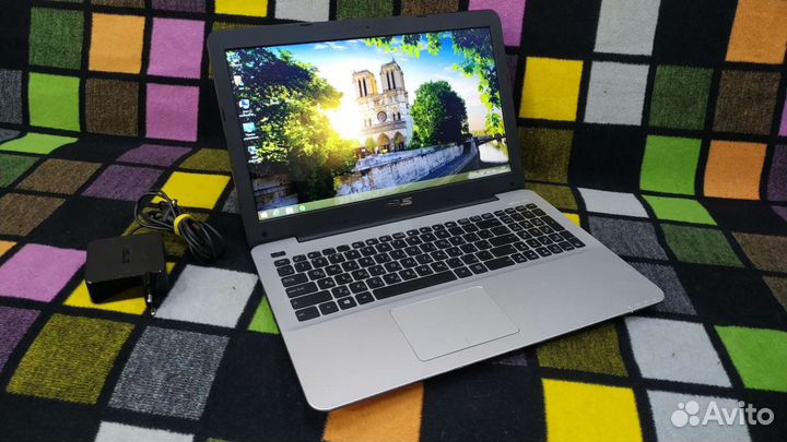 Ноутбук Asus X555LN