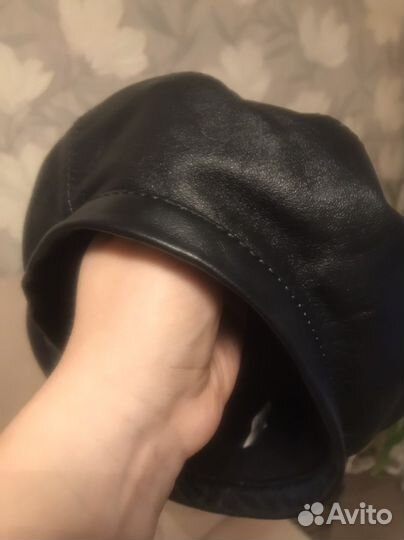 Берет женский кожаный