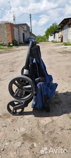 Детская прогулочная коляска