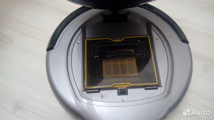 Робот-пылесос