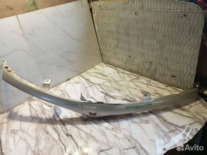 Решетка радиатора Mitsubishi Galant E54A 1993