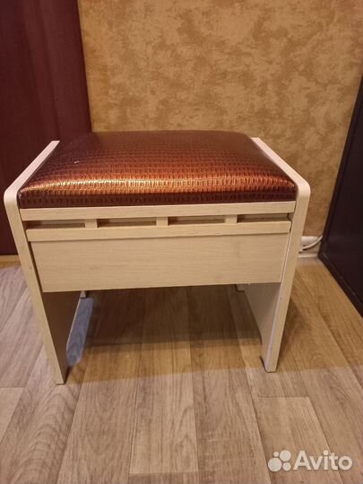 Туалетный столик с зеркалом бу