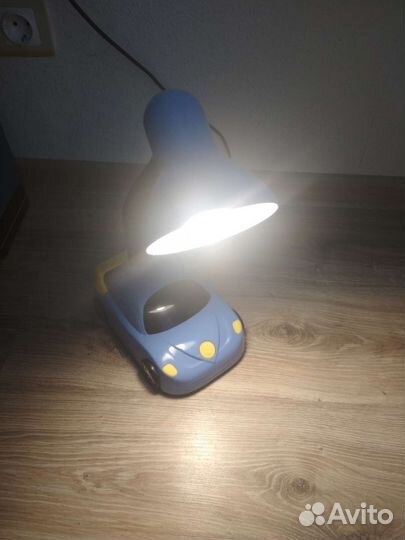 Светильник настольный