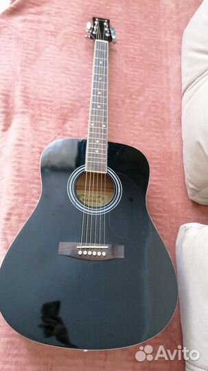 Акустическая гитара