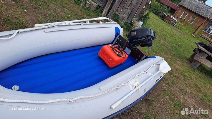 Надувная лодка с мотором