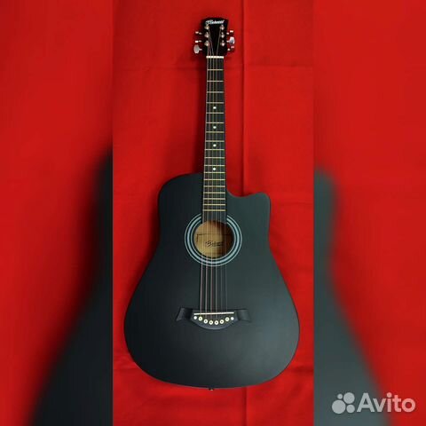 Аккустическая гитара черного цвета