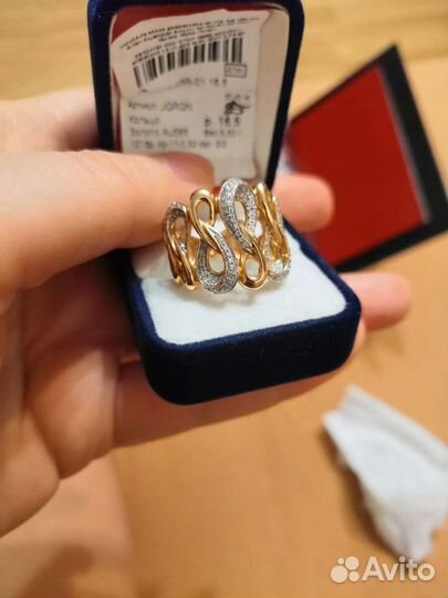 Золотое кольцо с бриллиант 0,32 новое