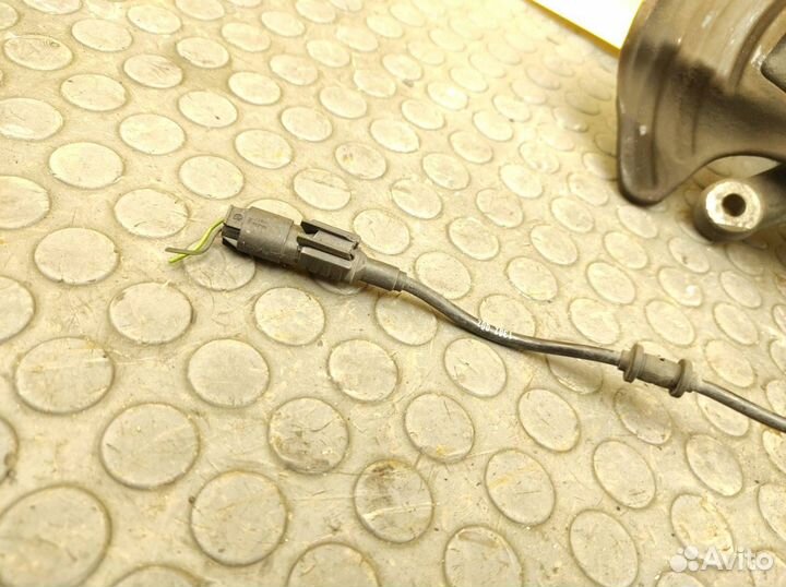 Кулак поворотный передний правый Mercedes-Benz