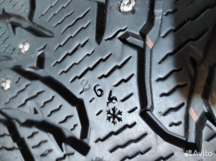 Nokian Tyres Hakkapeliitta 9 SUV 295/35 R21 107T