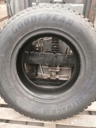 Goodyear UltraGrip Ice Arctic SUV 265/65 R17 112T