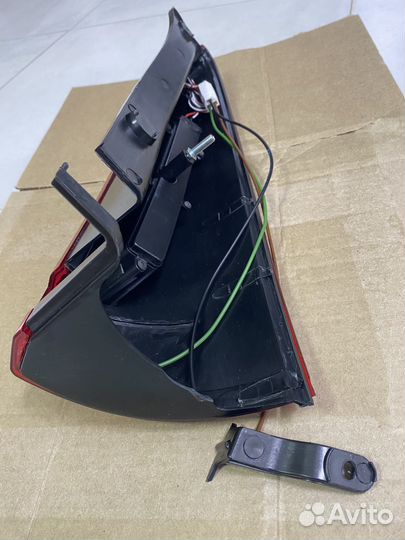 Задние дополнительные фонари largus