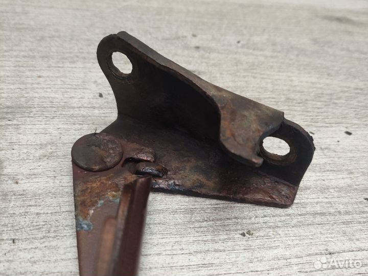 Петли капота Hyundai Santa Fe 1