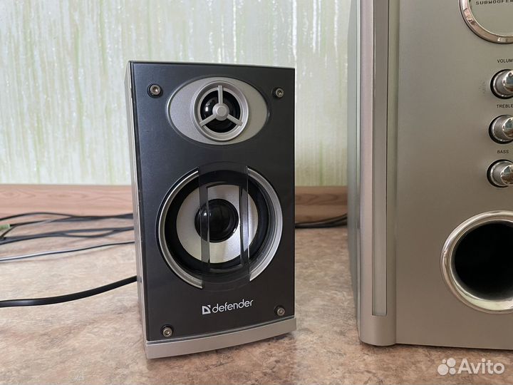 Сабвуфер с колонками Defender