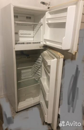 Холодильник бу двухкамерный Daewoo