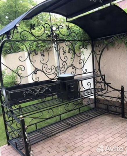 Мангал с крышей