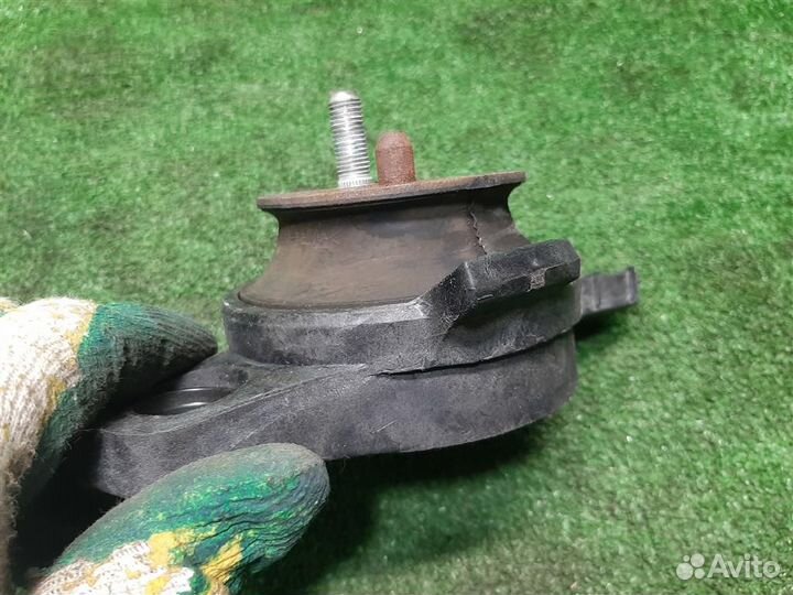 Опора (подушка) двигателя левая Subaru Forester S