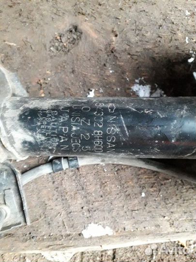 Стойка амортизатора передняя Ниссан Хтрэйл 543028h