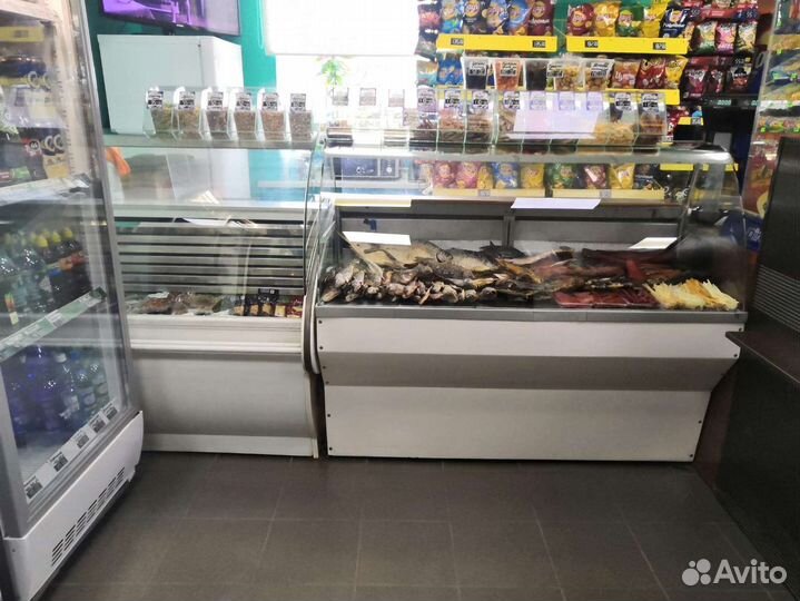 Холодильная витрина бу рабочая