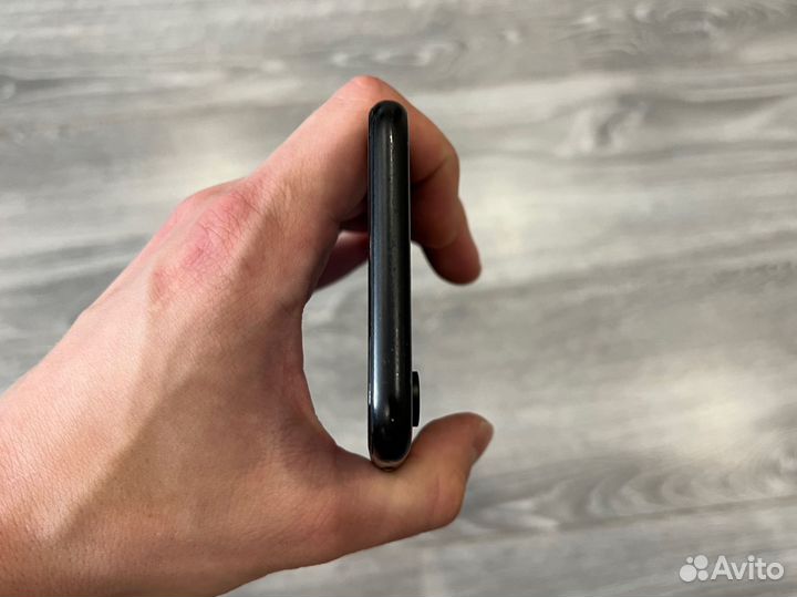 Телефон iPhone XR идеал