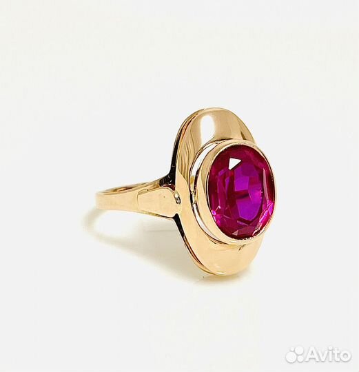 Золотое кольцо с корундом 583 проба