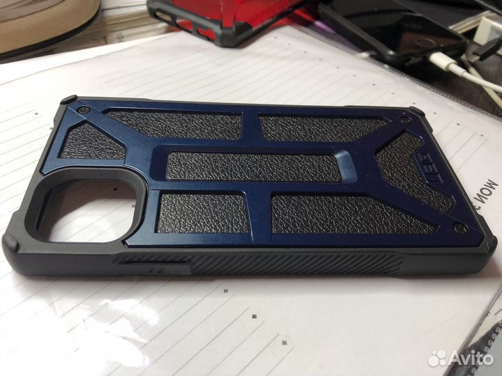 Чехол UAG monarch для iPhone 11