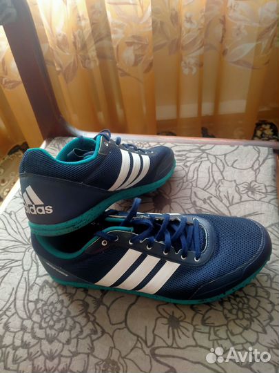 Продам шиповки Adidas беговые