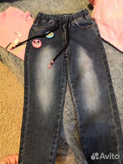 Ветровка и джинсы для девочки 98