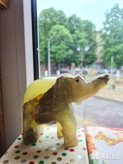 Фигура из оникса 108см