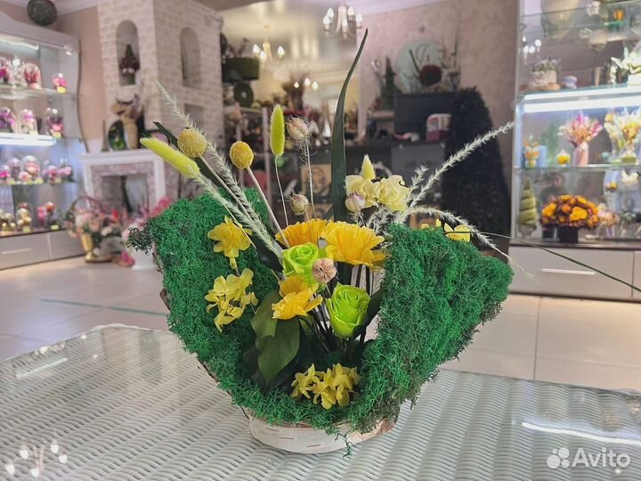 Композиция на спиле Стабилизированные цветы