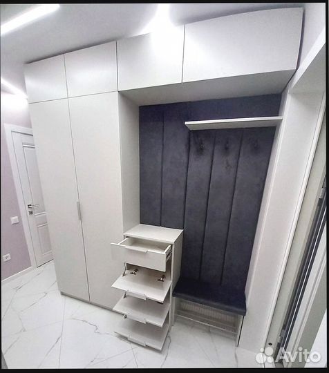 Шкаф в прихожую детский