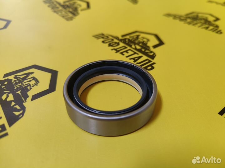 17245888 (VOE17245888) Сальник полуоси