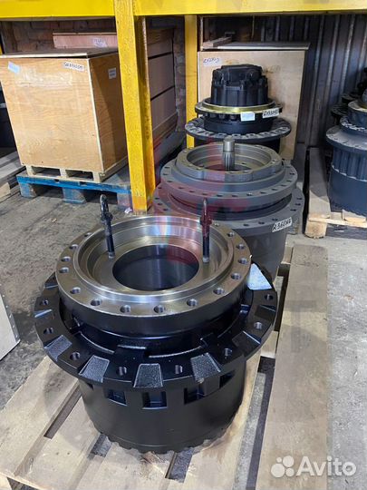 Бортовой редуктор Case CX210LR