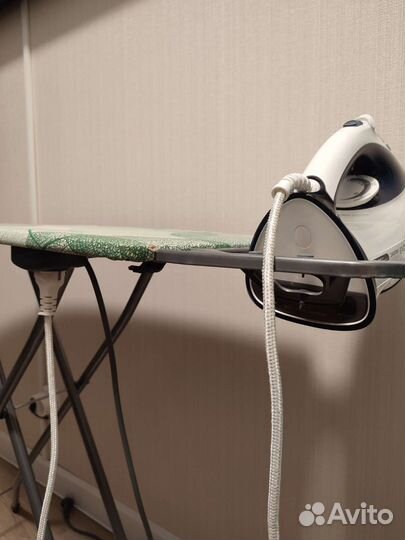 Гладильная доска с розеткой